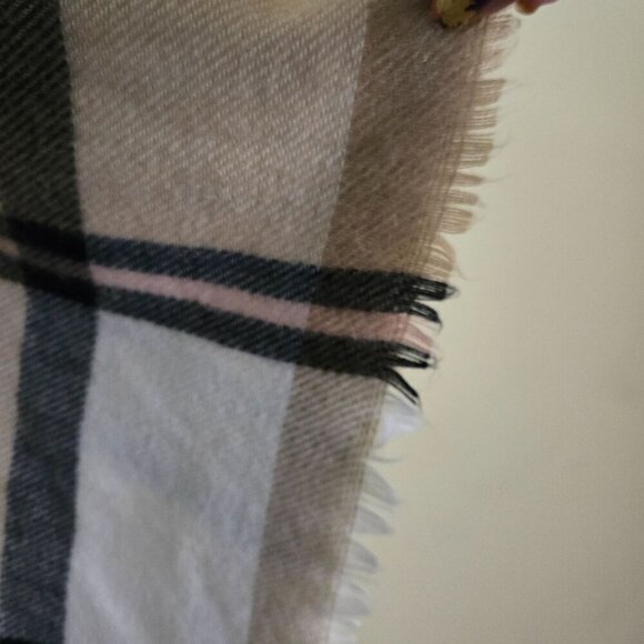 Super Soft Lightweight Plaid Fringe Blanket Wrap One Size - Picture 5 of 5